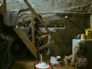 STILL - MEJA MAKAN (1)
